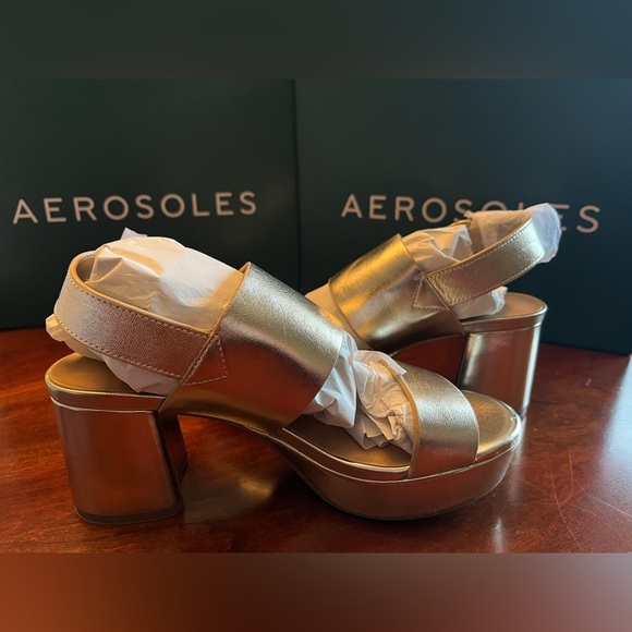 AEROSOLES Shoes - Aerosoles Leather Gold Platform Sandals- NWT Never Worn